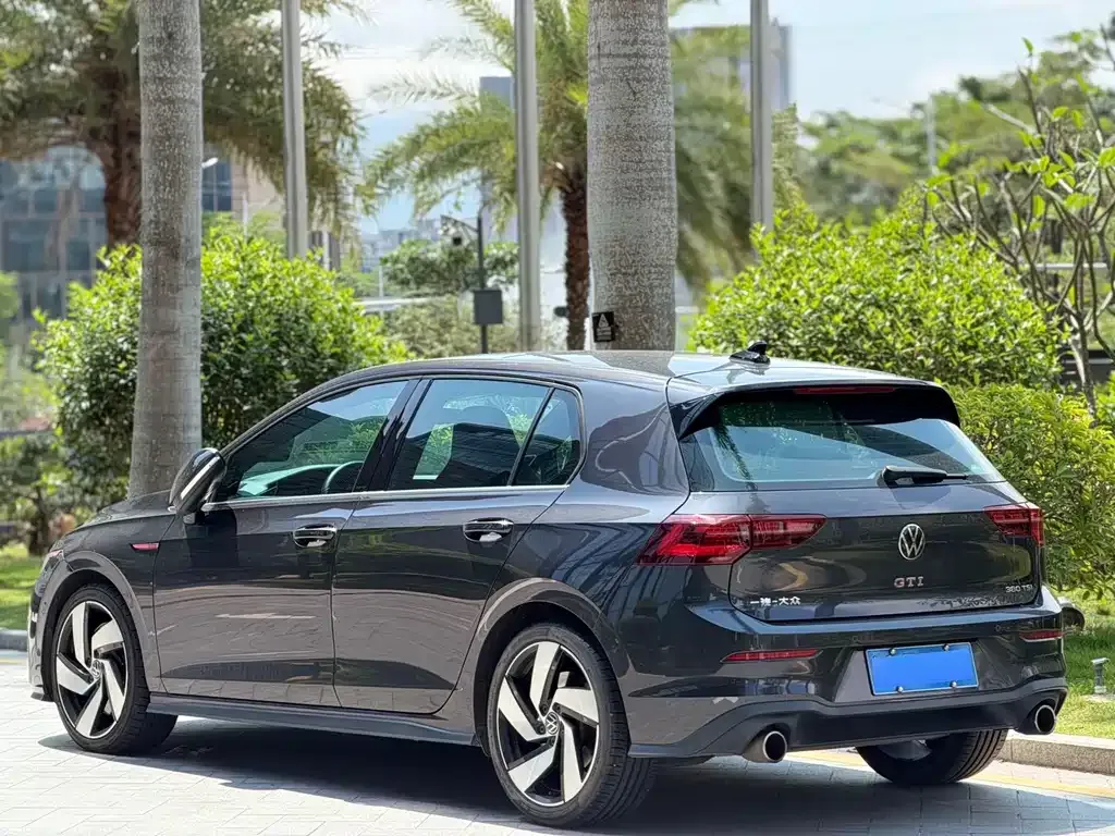 Volkswagen Golf GTI — фото 8