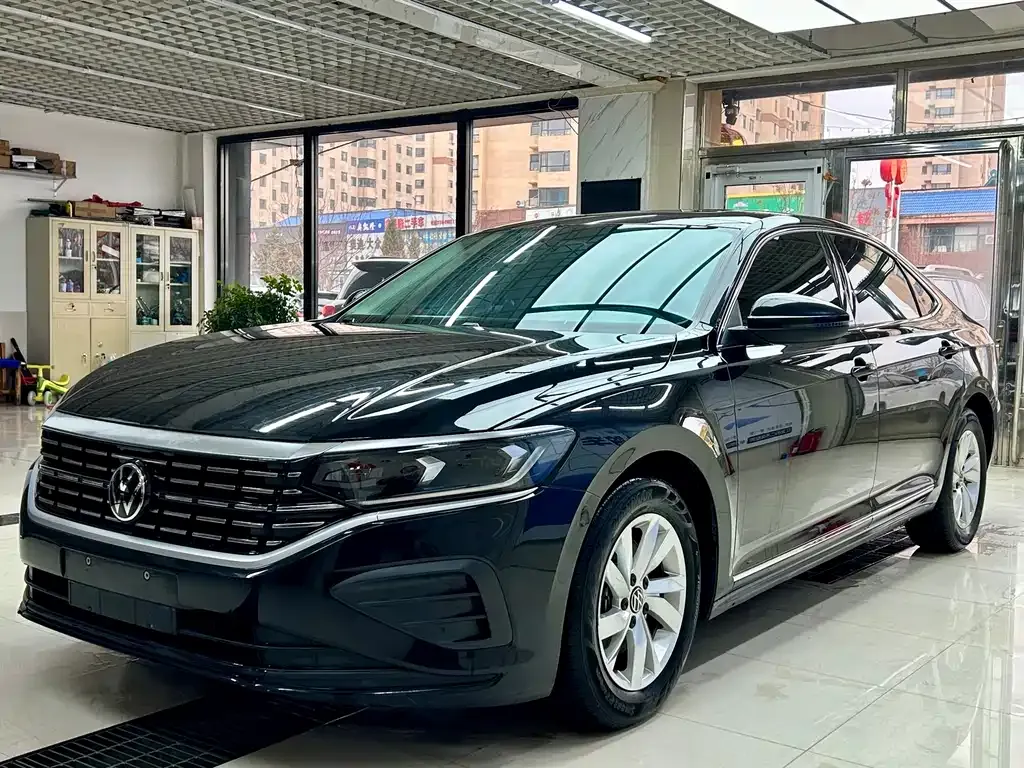 Volkswagen Passat — фото 1