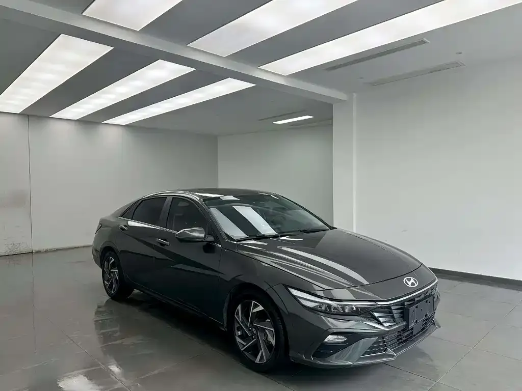 Hyundai Elantra — фото 4