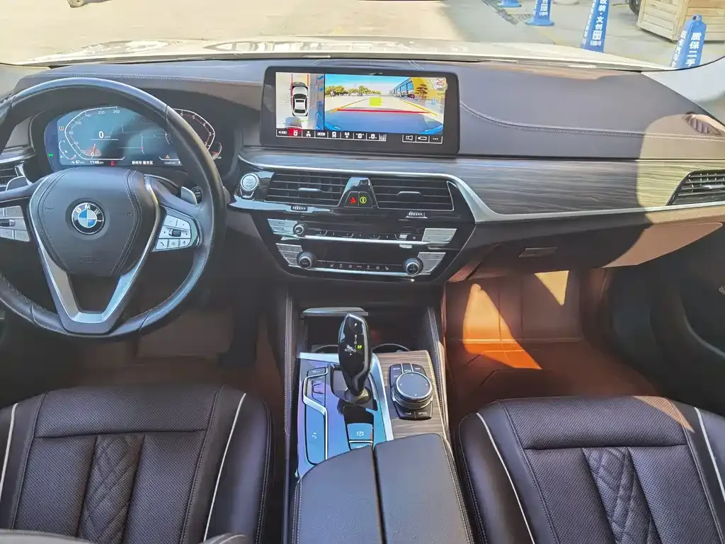BMW 5 Series — фото 10