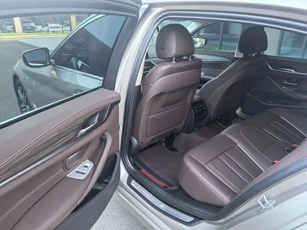 BMW 5 Series New Energy — фото 2