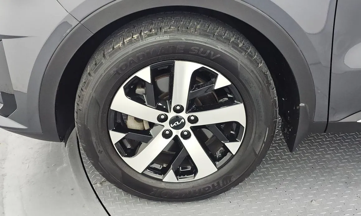 Kia Sorento — фото 5