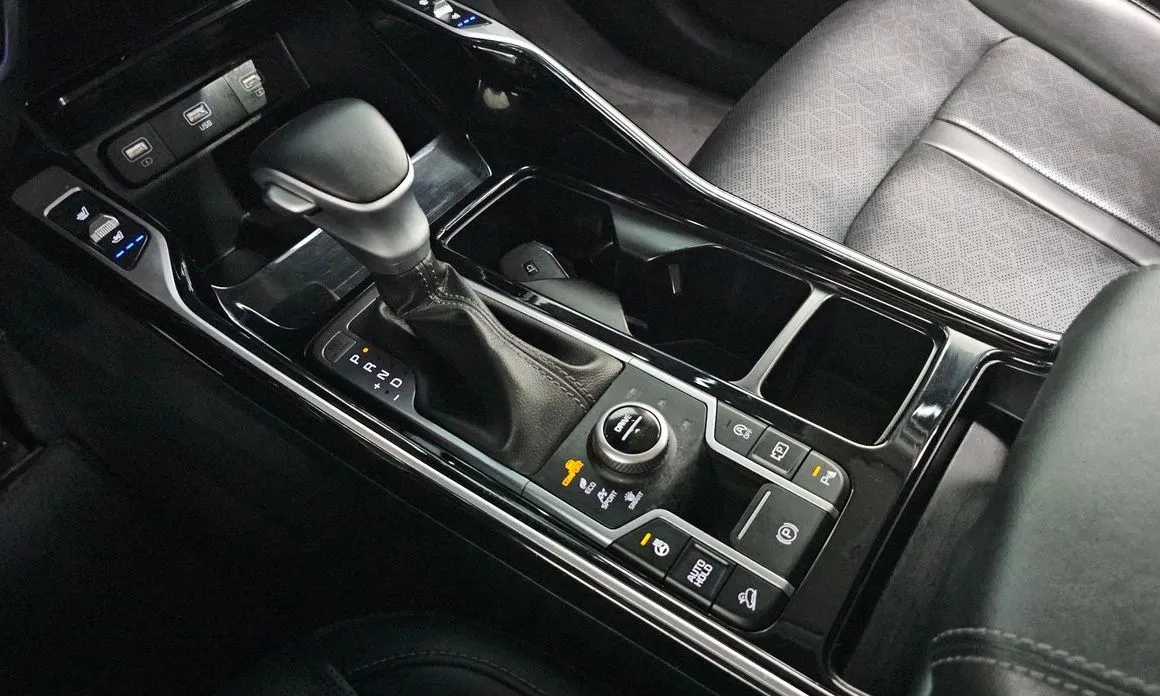 Kia Sorento — фото 9