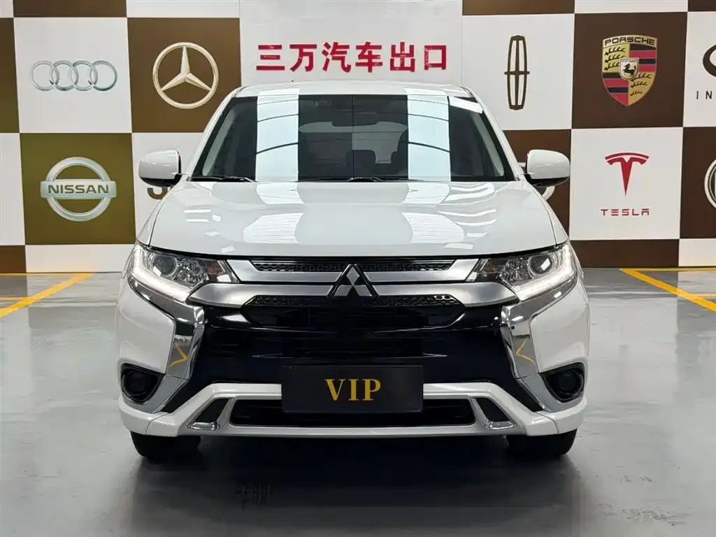 Mitsubishi Outlander — фото 5
