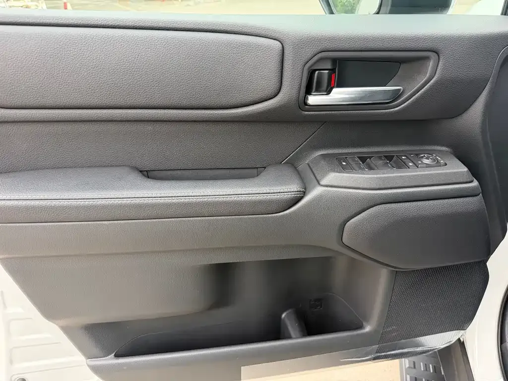 Toyota Prado — фото 6
