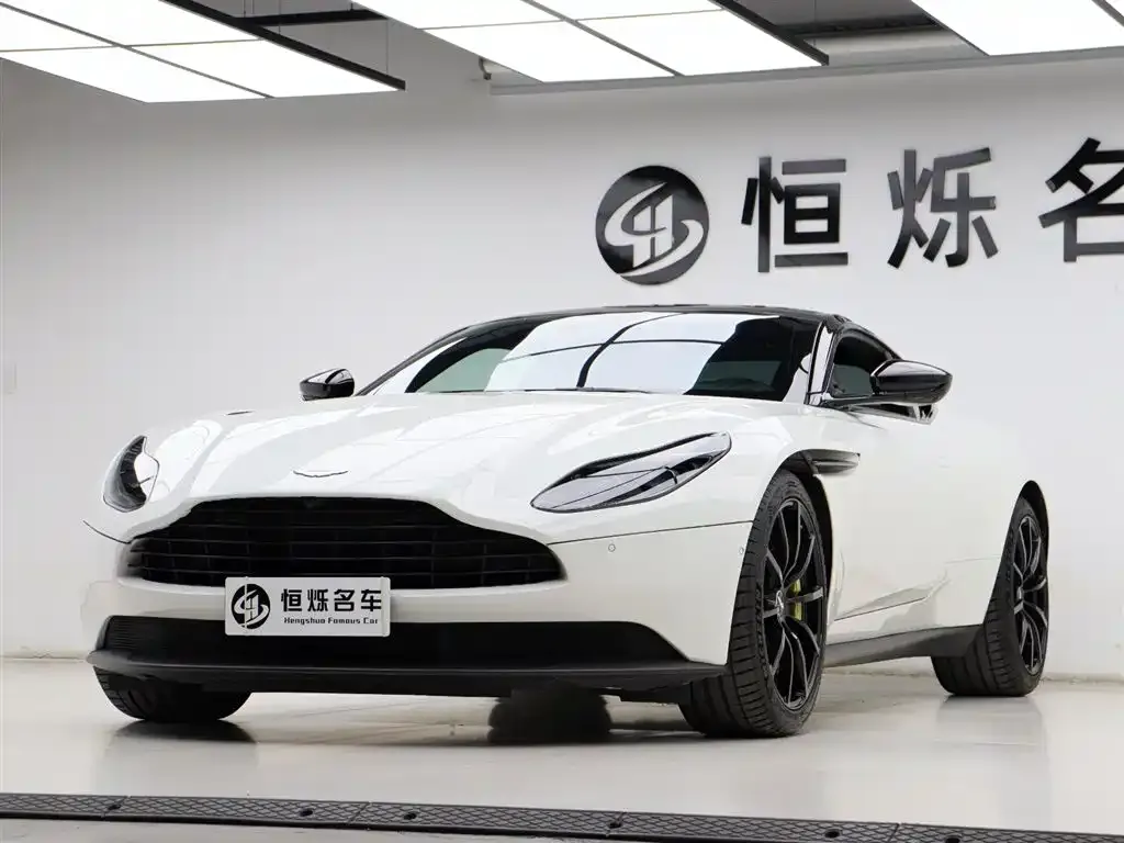 Aston Martin DB11 — фото 4