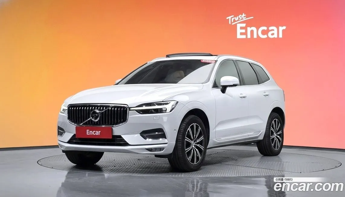 Volvo XC60 — фото 1