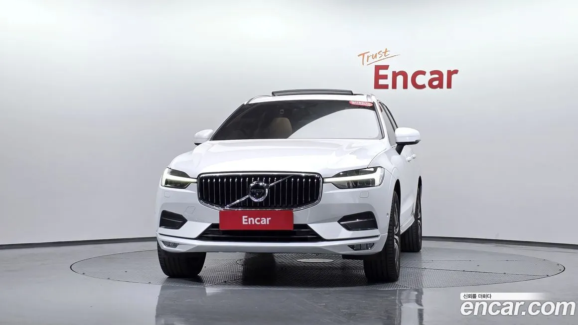 Volvo XC60 — фото 10