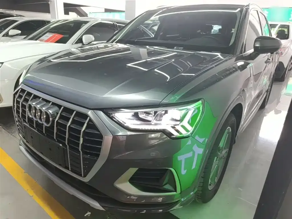 Audi Q3 — фото 1