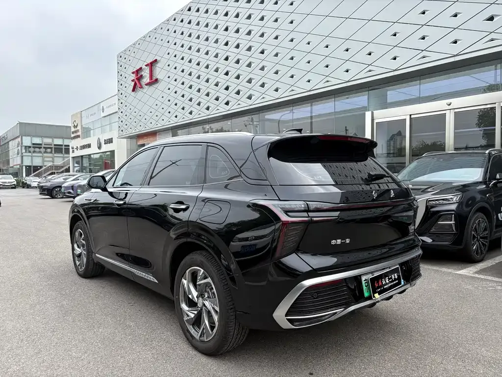 Hongqi HS3 PHEV — фото 7