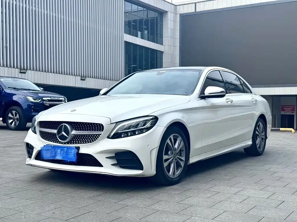 Mercedes-Benz C-Class — фото 1