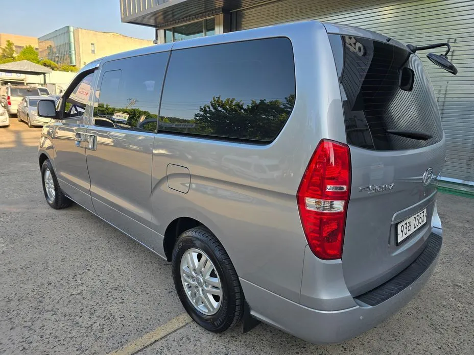 Hyundai Starex — фото 6