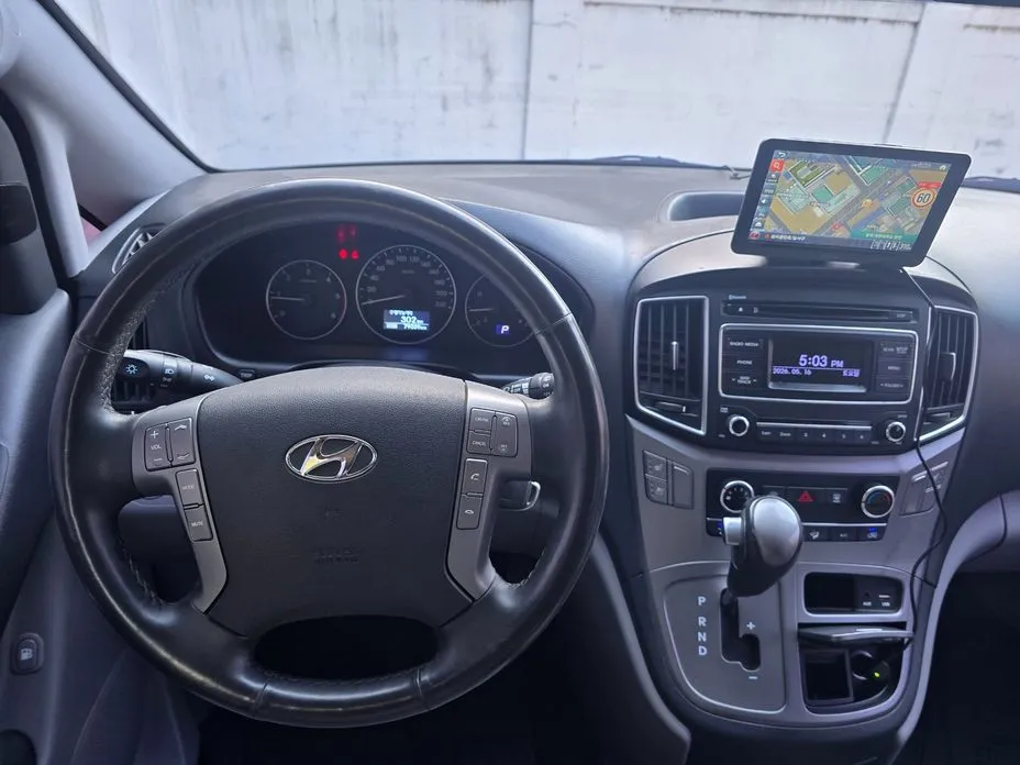 Hyundai Starex — фото 4