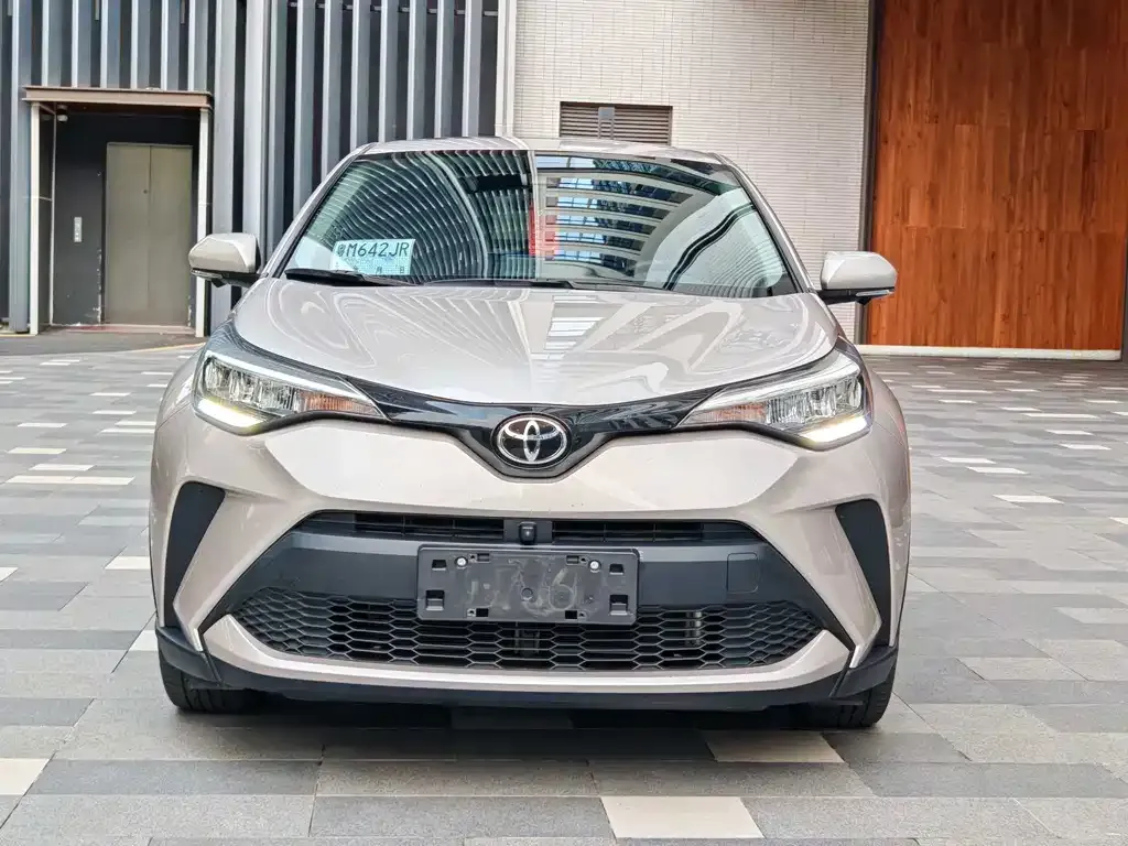 Toyota C-HR — фото 7
