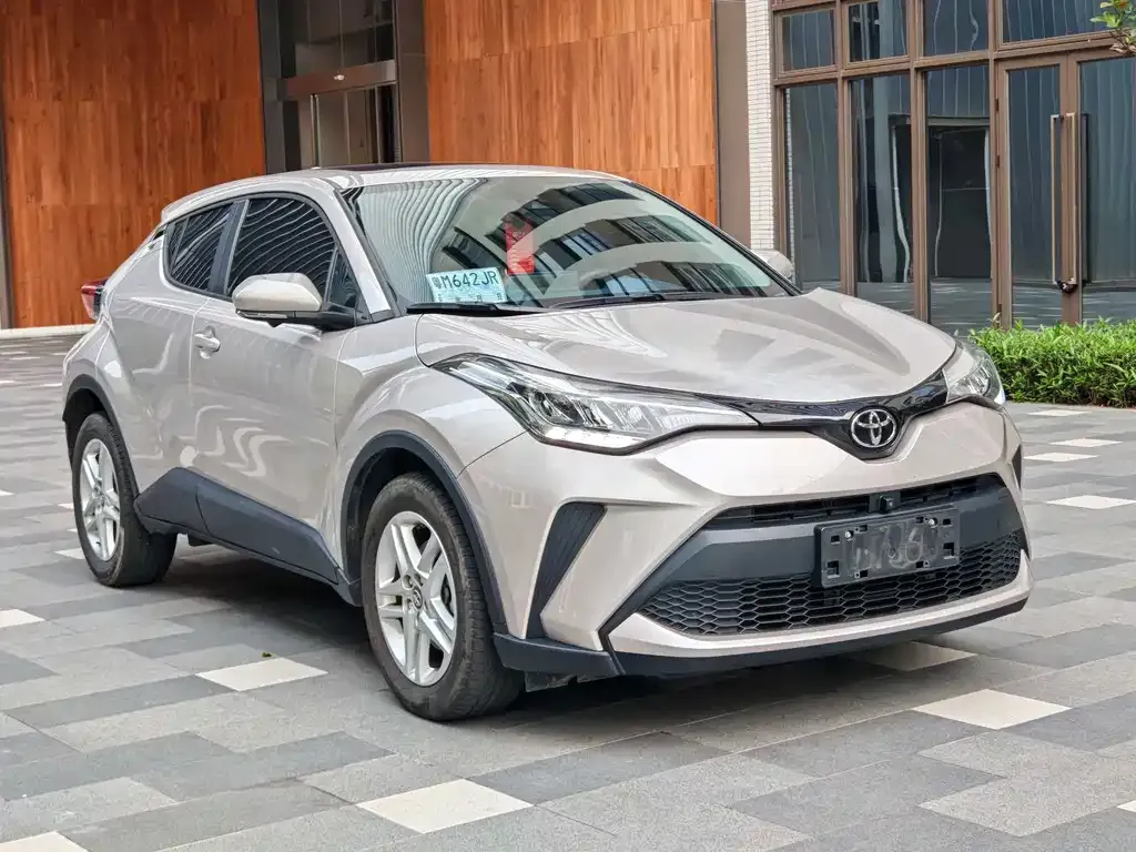 Toyota C-HR — фото 2