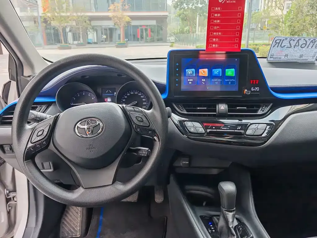 Toyota C-HR — фото 3