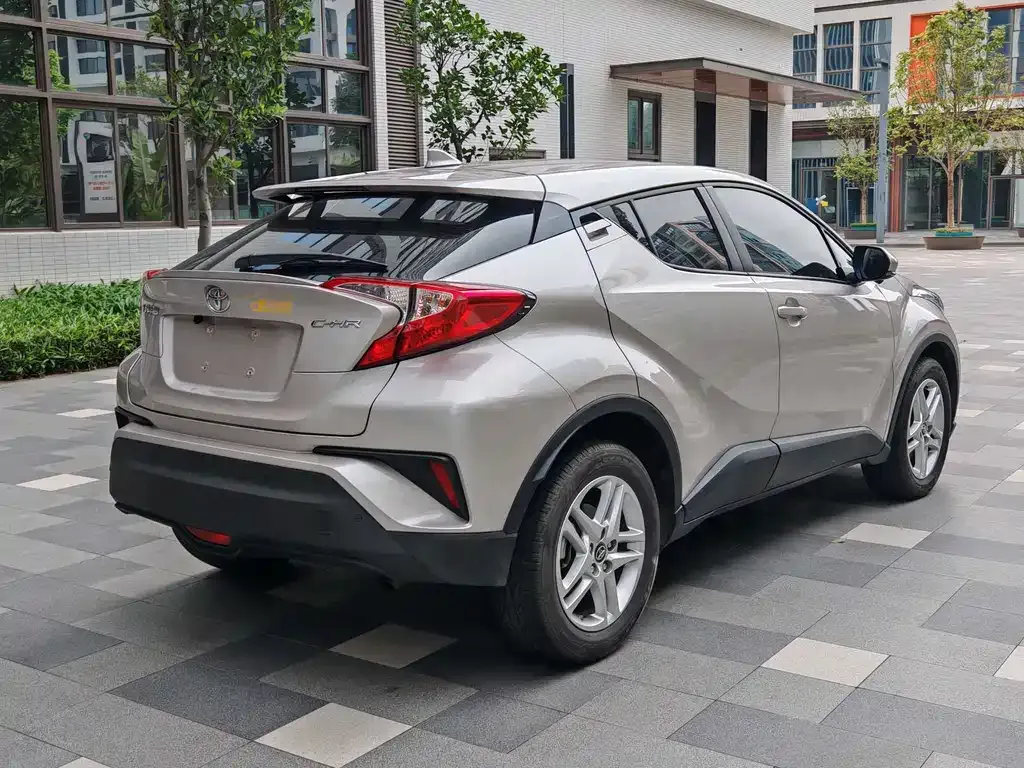 Toyota C-HR — фото 8