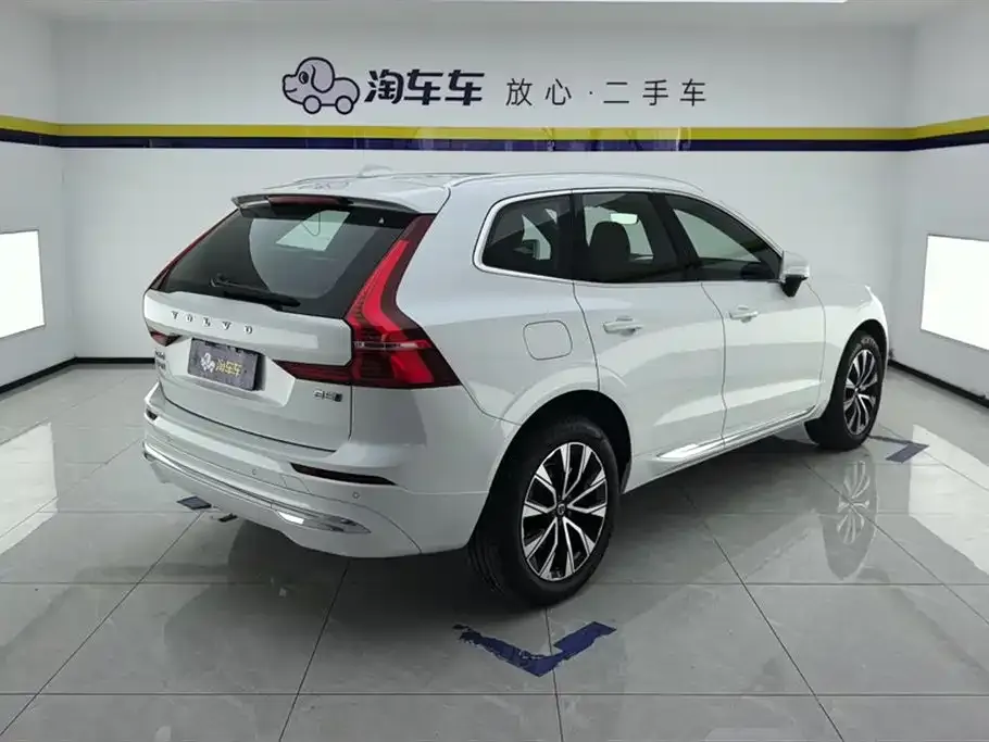 Volvo XC60 — фото 9