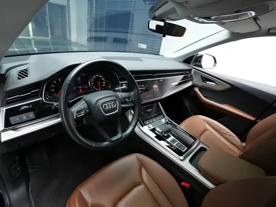 Audi Q8 — фото 10