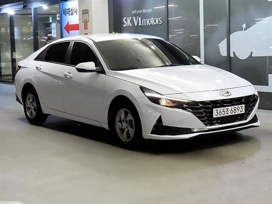 Hyundai AVANTE — фото 1