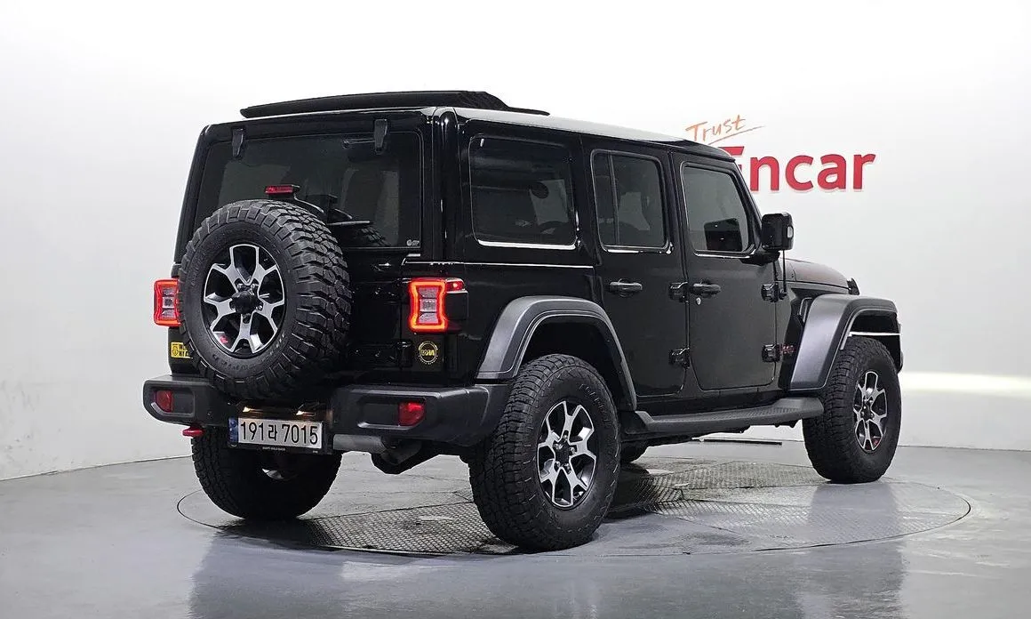 Jeep Wrangler — фото 9