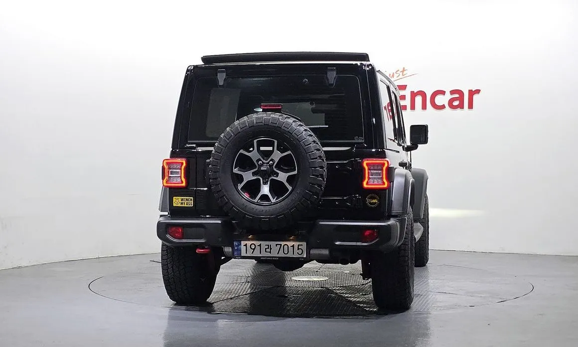 Jeep Wrangler — фото 7