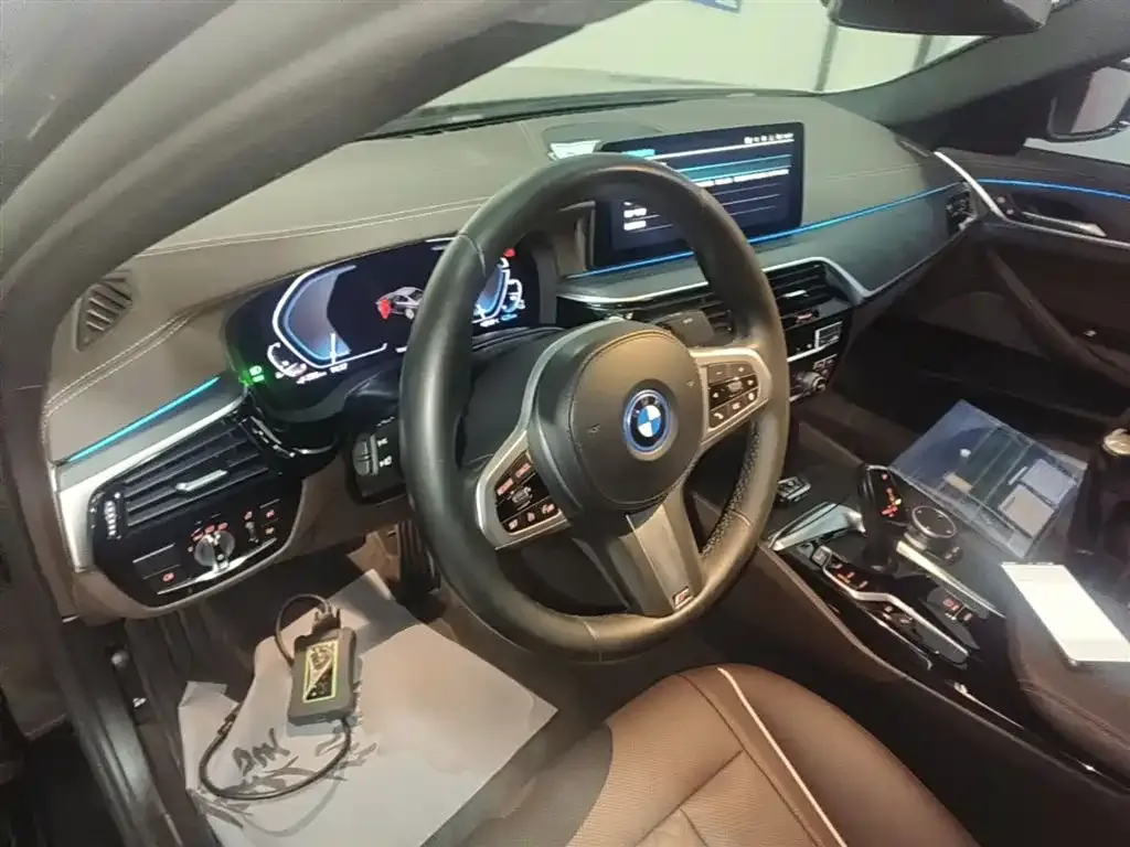 BMW 5 Series New Energy — фото 10
