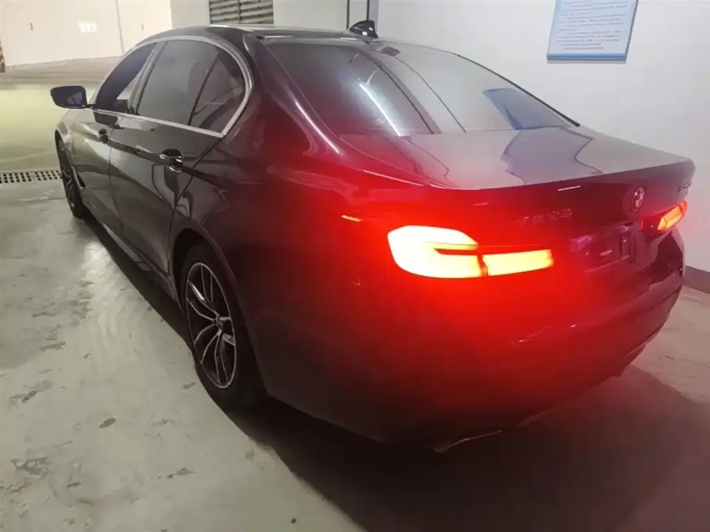 BMW 5 Series New Energy — фото 9