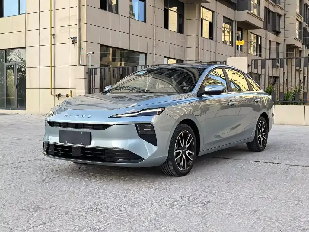Roewe D6 — фото 1