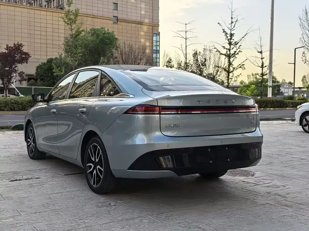Roewe D6 — фото 4
