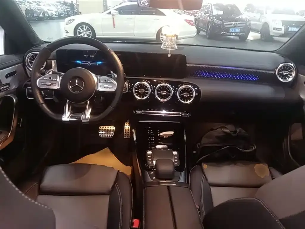 Mercedes-Benz CLA AMG — фото 6