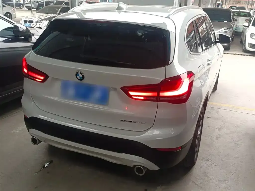 BMW X1 — фото 9