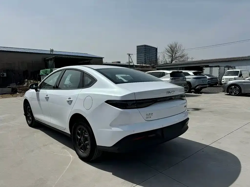 BYD Seal 05 DM-i — фото 2