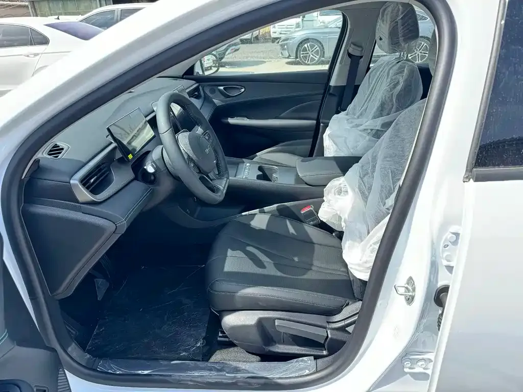 BYD Seal 05 DM-i — фото 4
