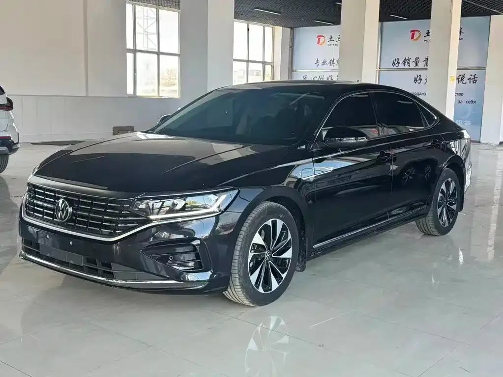 Volkswagen Passat — фото 1