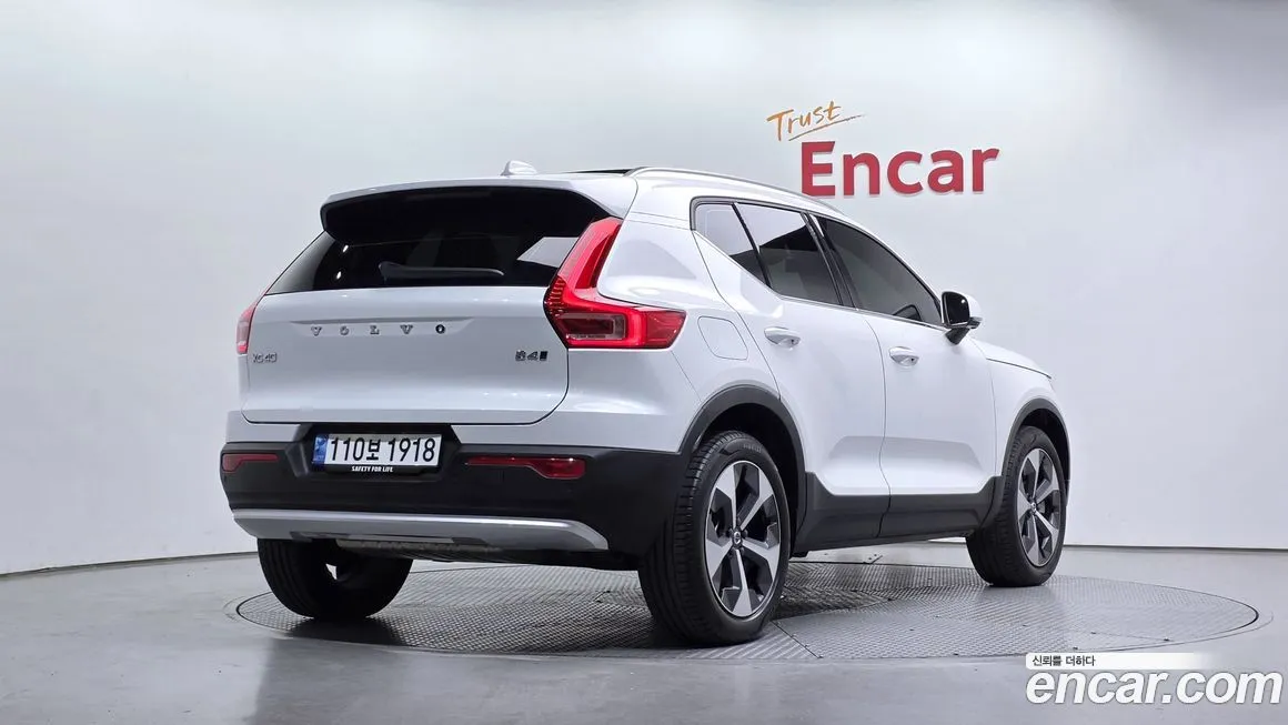 Volvo XC40 — фото 5