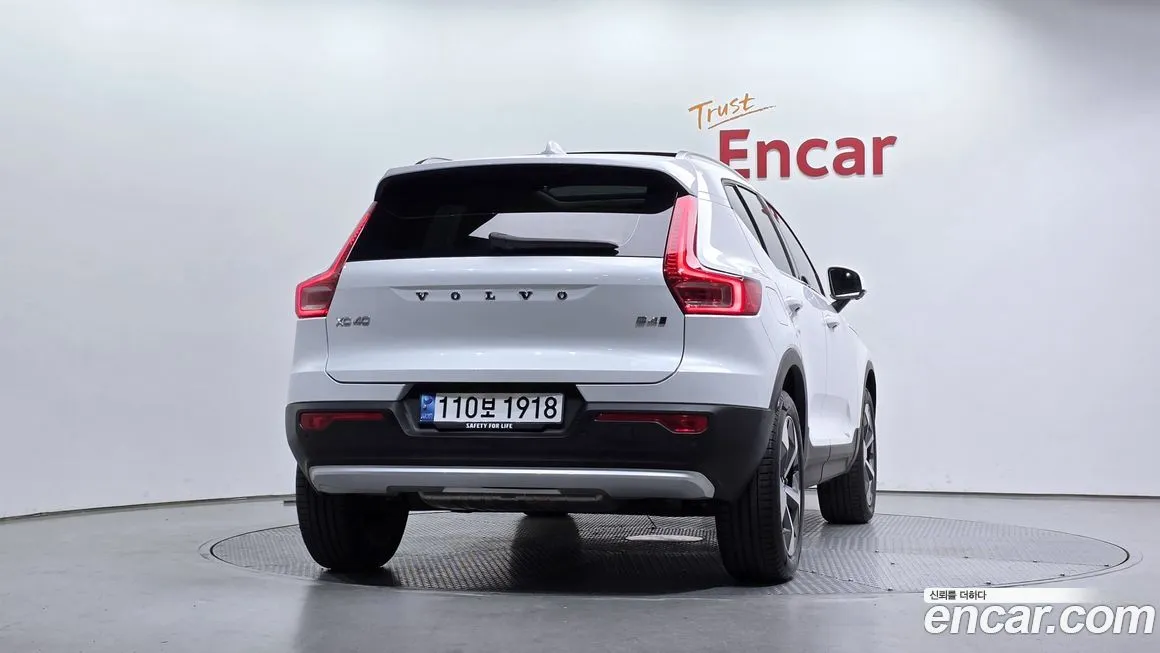 Volvo XC40 — фото 2