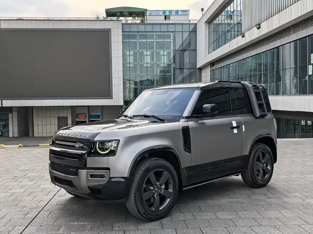 Land Rover Defender — фото 1
