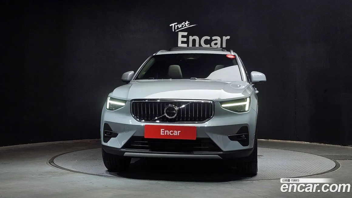 Volvo XC40 — фото 2
