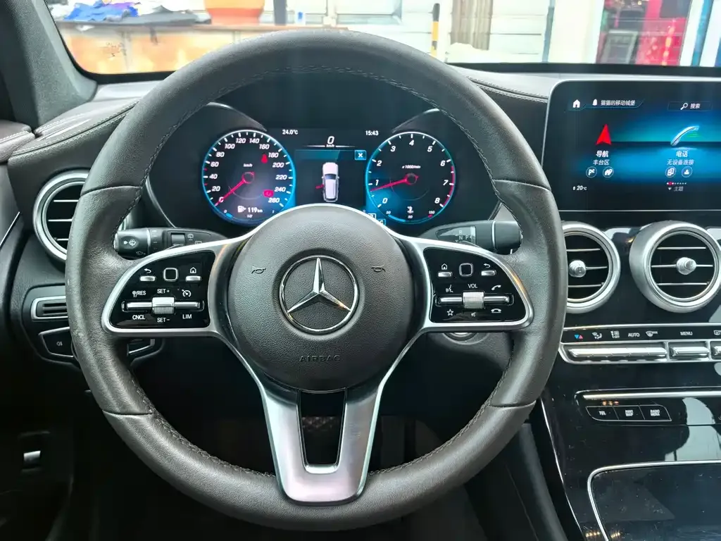 Mercedes-Benz GLC — фото 4