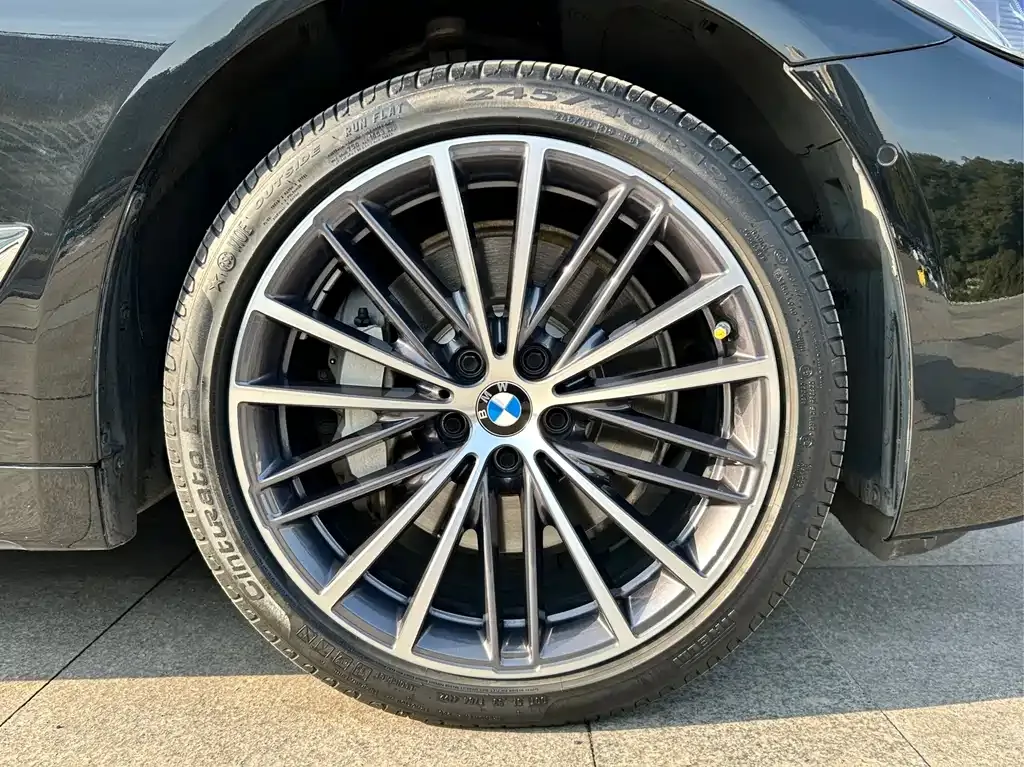 BMW 5 Series — фото 3