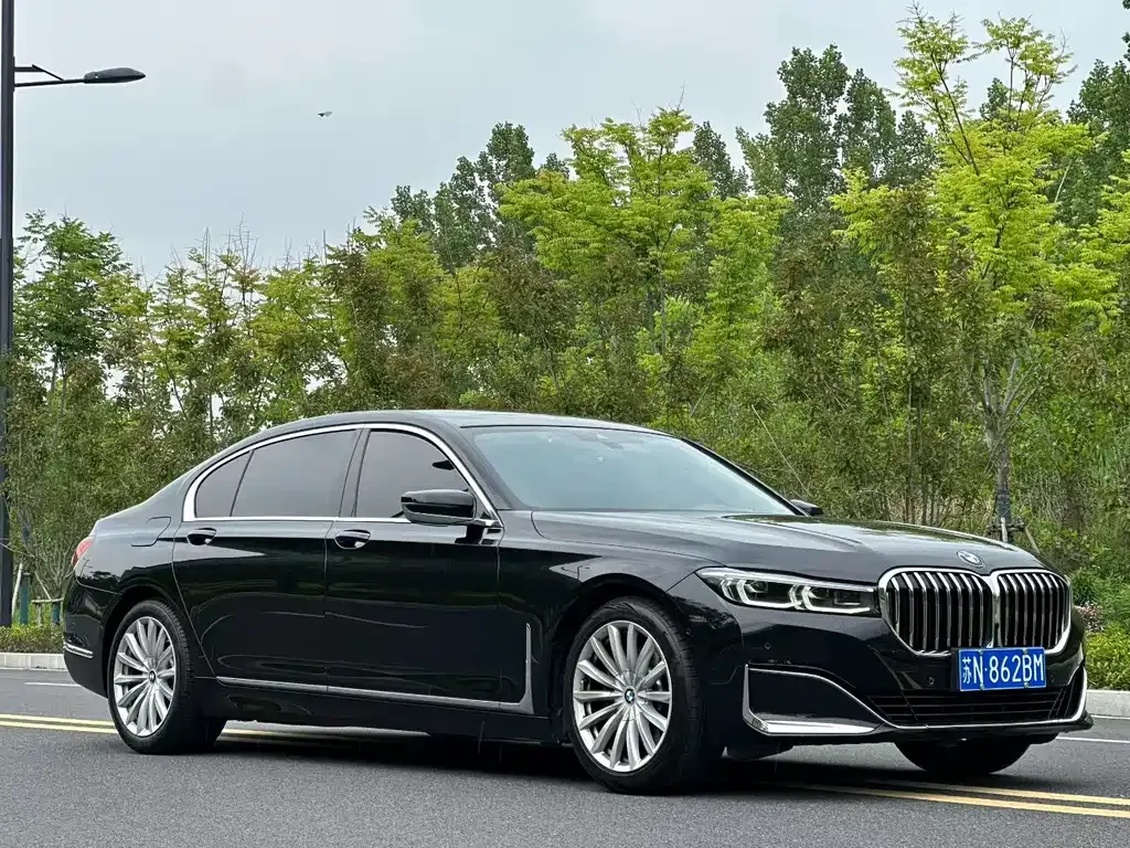 BMW 7 Series — фото 8