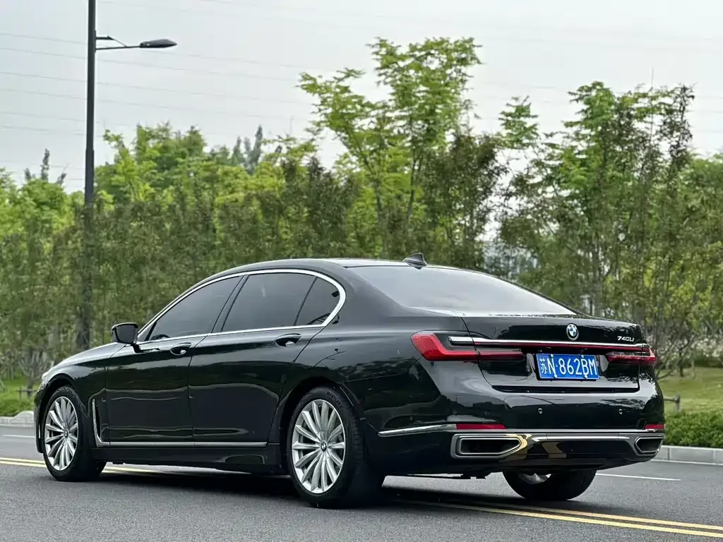 BMW 7 Series — фото 5