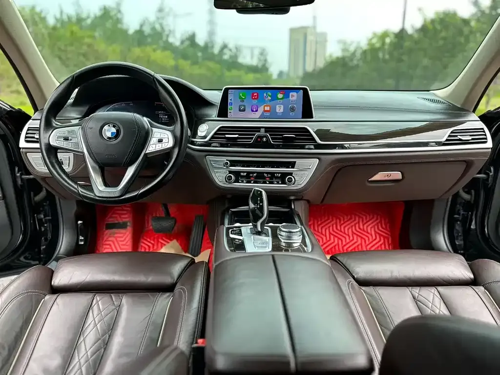 BMW 7 Series — фото 9