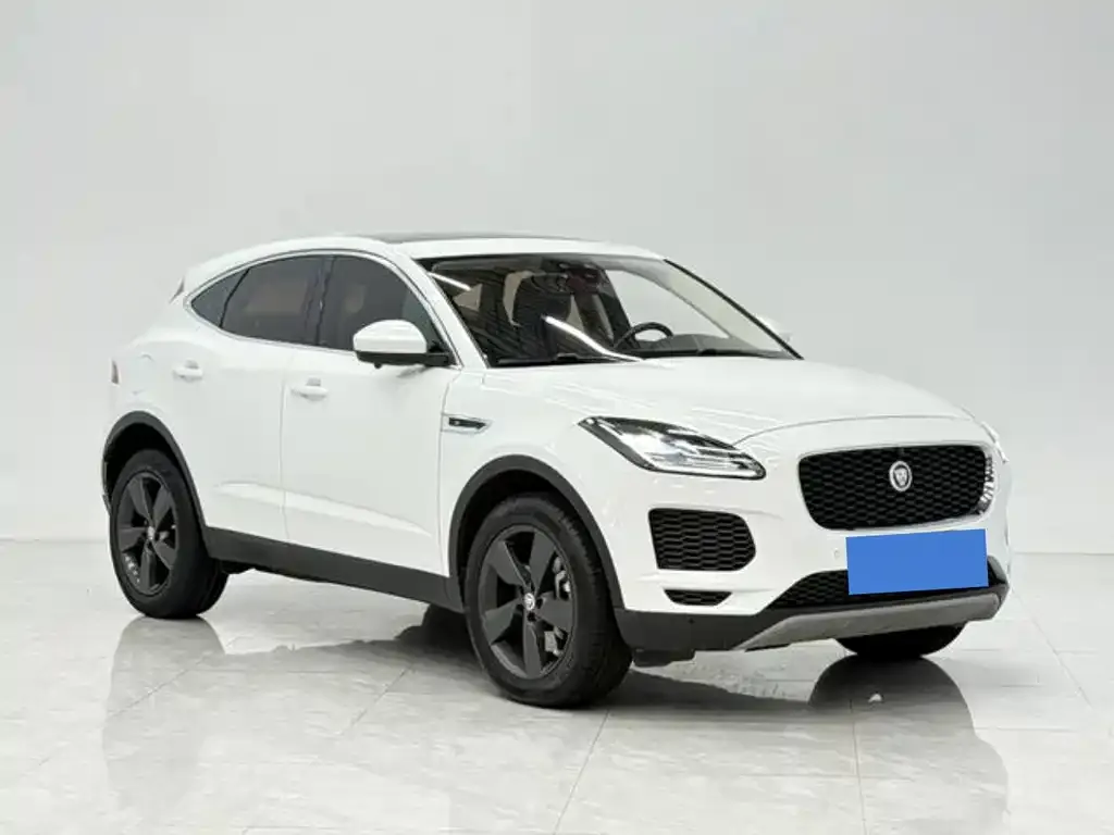 Jaguar E-PACE — фото 8