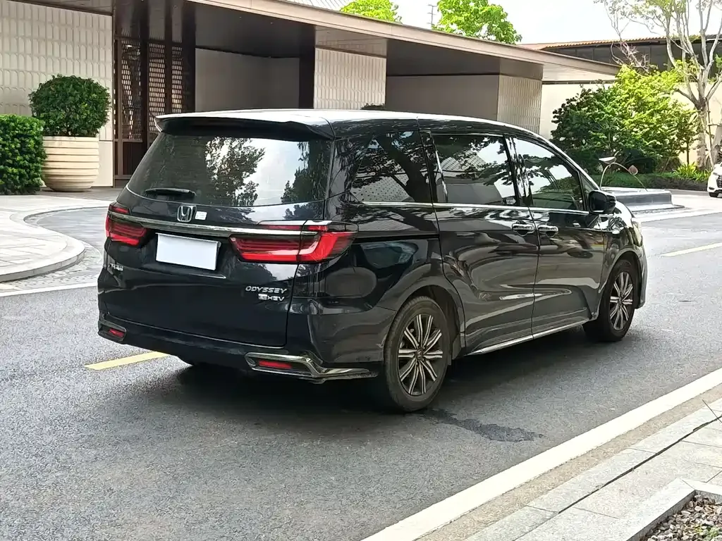 Honda Odyssey — фото 7