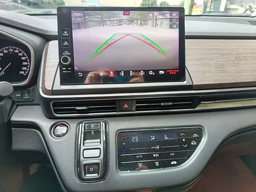 Honda Odyssey — фото 10