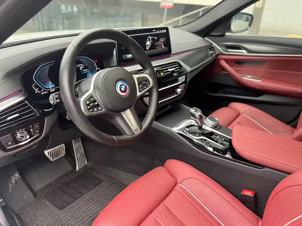 BMW 5 Series New Energy — фото 3