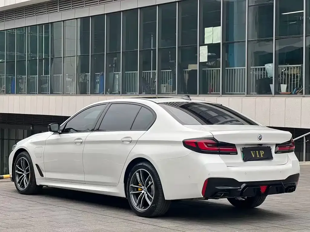 BMW 5 Series New Energy — фото 6
