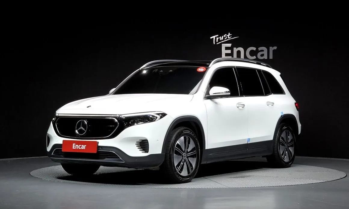 Mercedes-Benz EQB — фото 1